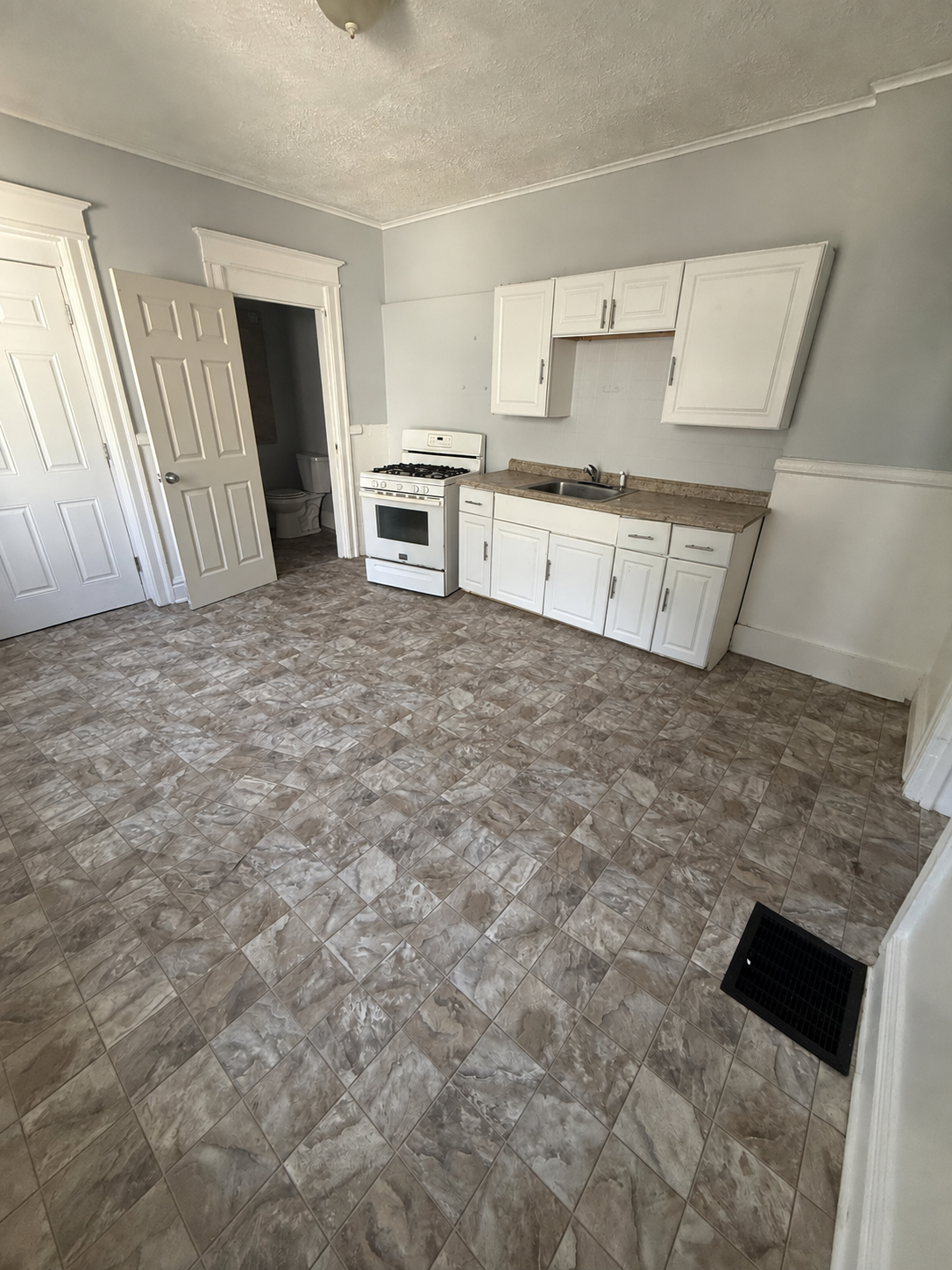 83-85 Parsells Avenue - 85