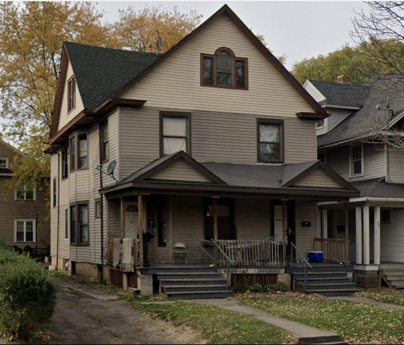 987-989 Dewey Avenue - 989