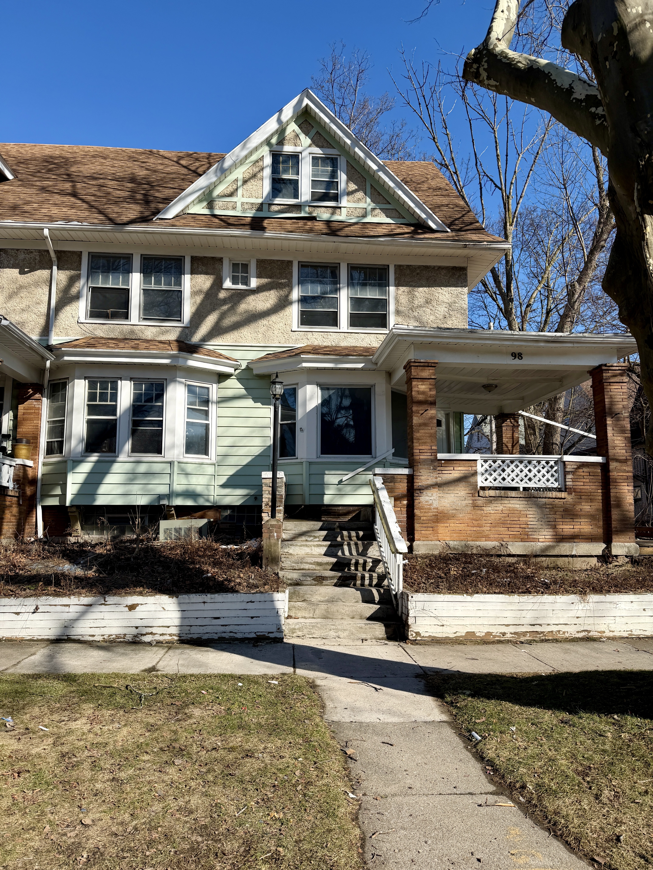 98 Pierpont Street